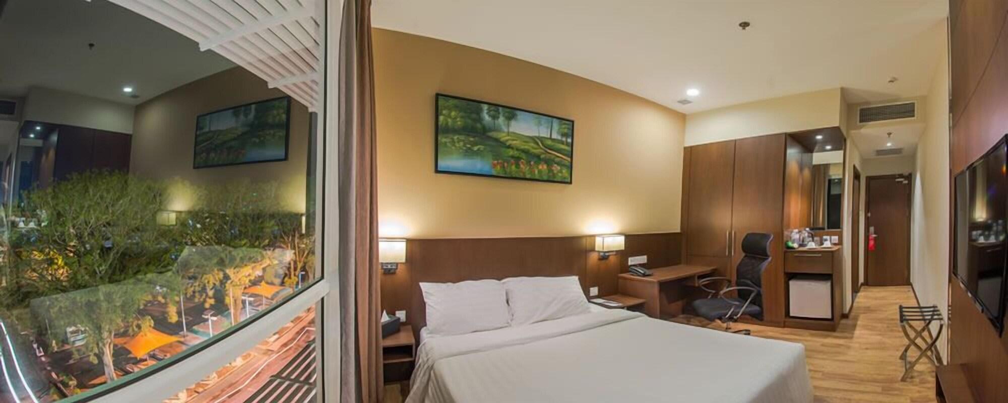 Keoja Hotel Kuala Belait Exterior photo