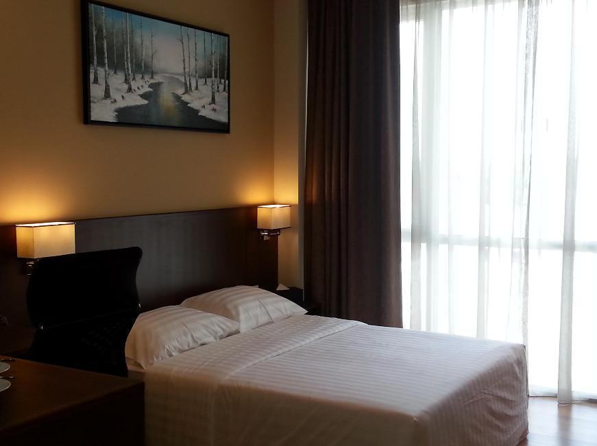 Keoja Hotel Kuala Belait Exterior photo